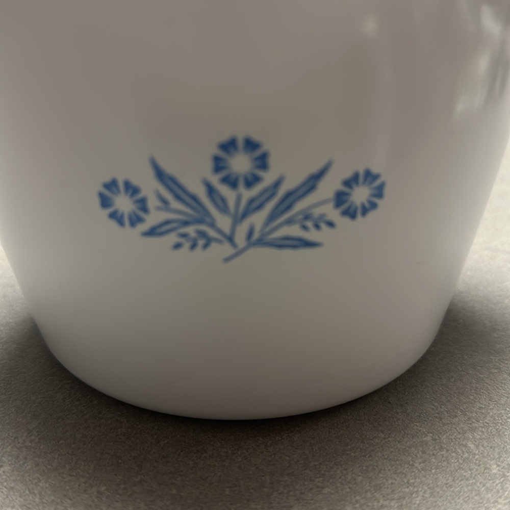 Pyrex Blue Coneflower sauce maker dish with lid and handle 1 quart. Never used. - Picture 2 of 15